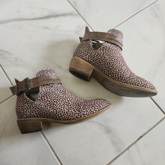 Women's Animal Print Ankle Booties | Cheetah Brown | size 6 - Picture 4 of 7